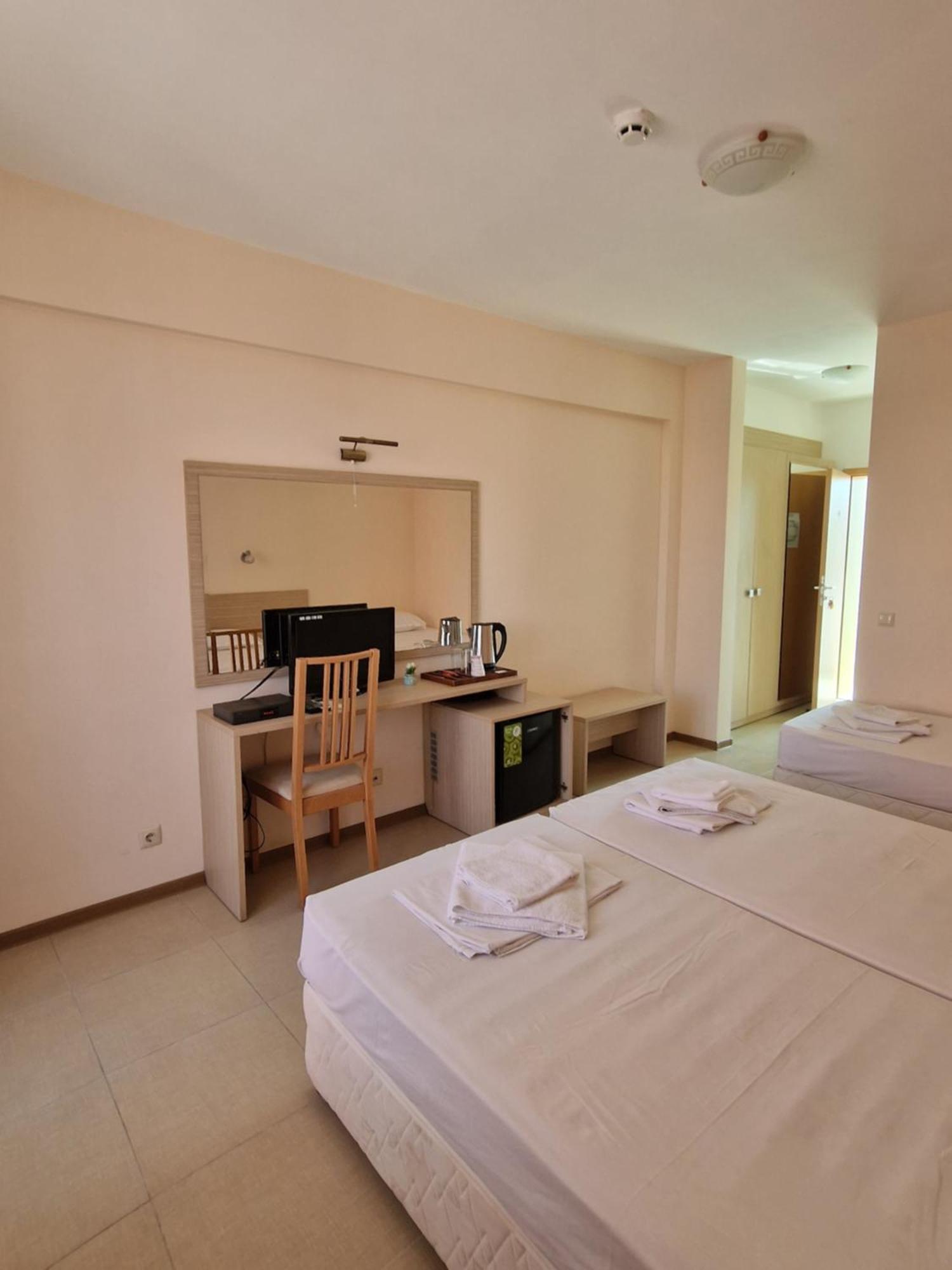 Александра Hotel Sveti Vlas Exterior photo