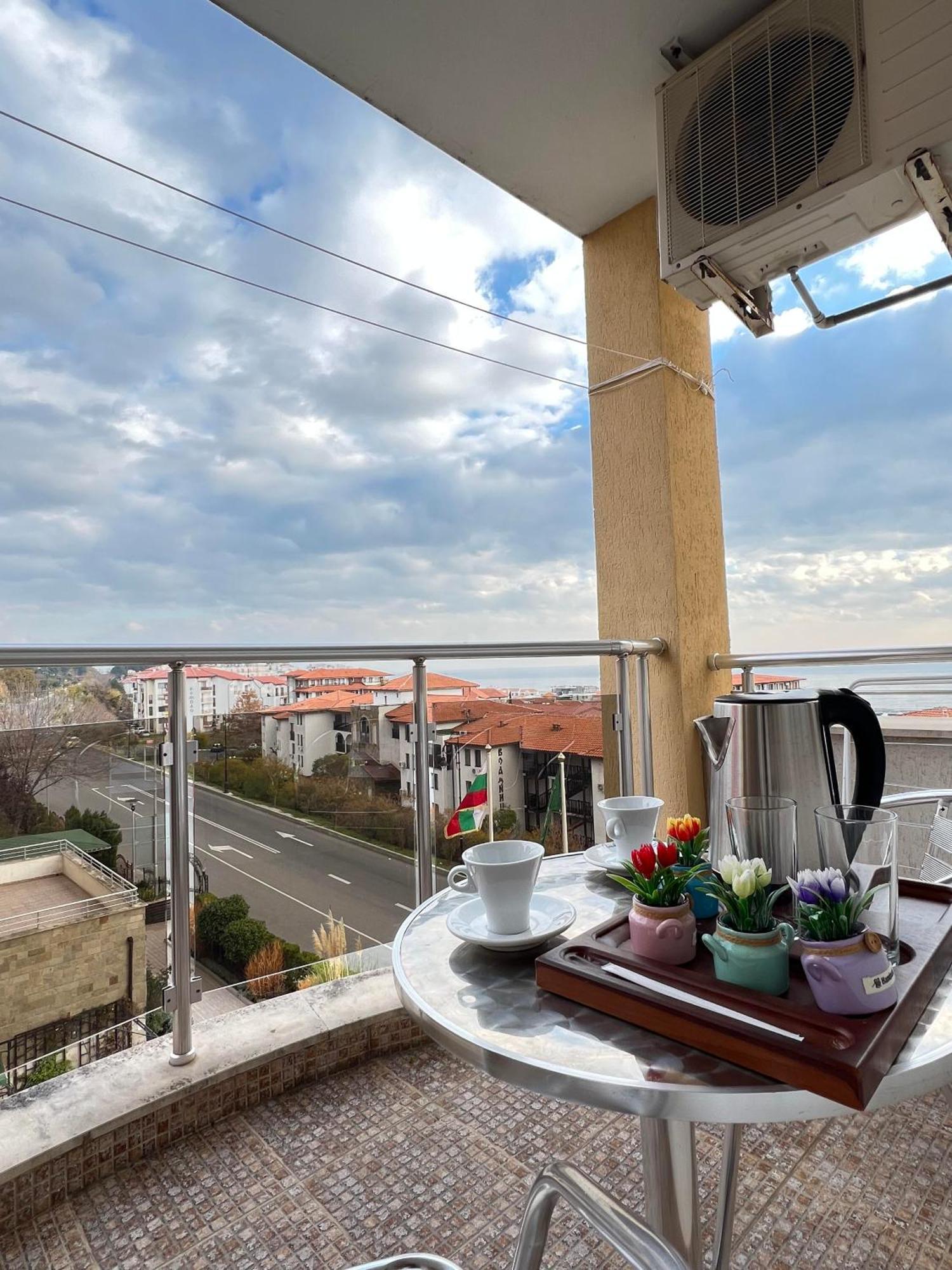 Александра Hotel Sveti Vlas Exterior photo