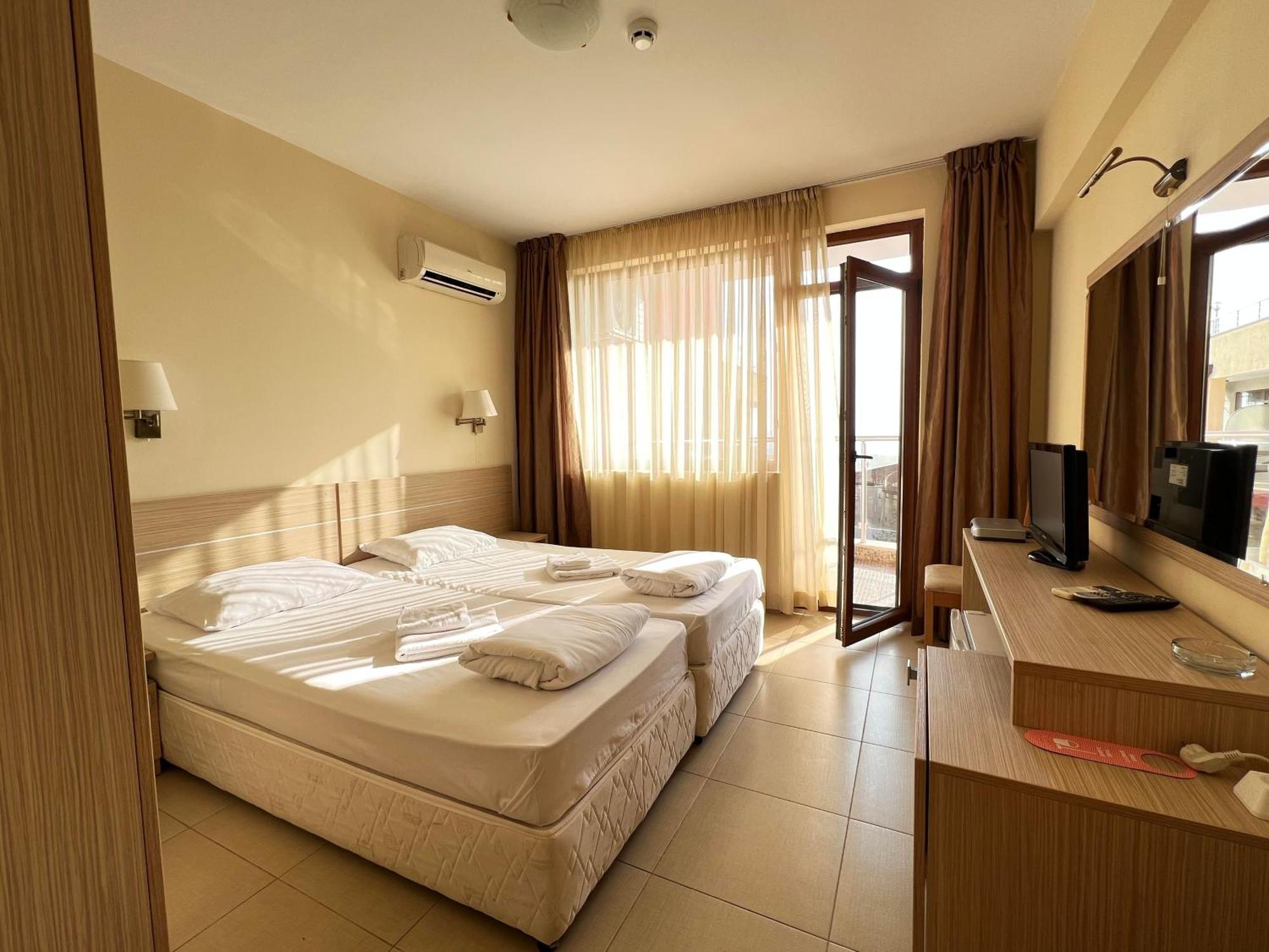 Александра Hotel Sveti Vlas Exterior photo